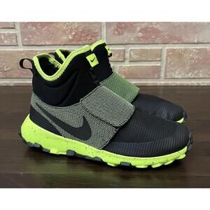 Size 5Y (GS) Nike Roshe Mid Winter Stamina 859621-002